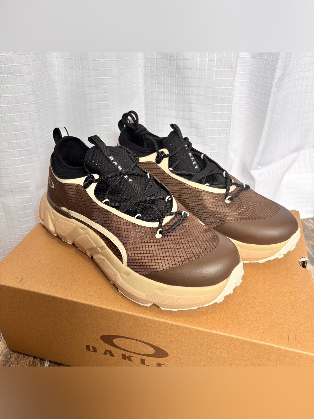 Oakley Men's Light Shield Sneakers Shoes Brown Black Beige Mens 9.5